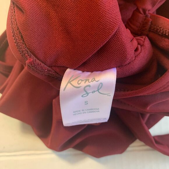 Kona Sol Burgundy Women's Macrame Medium Coverage One Piece Swimsuit Size S - Picture 5 of 9